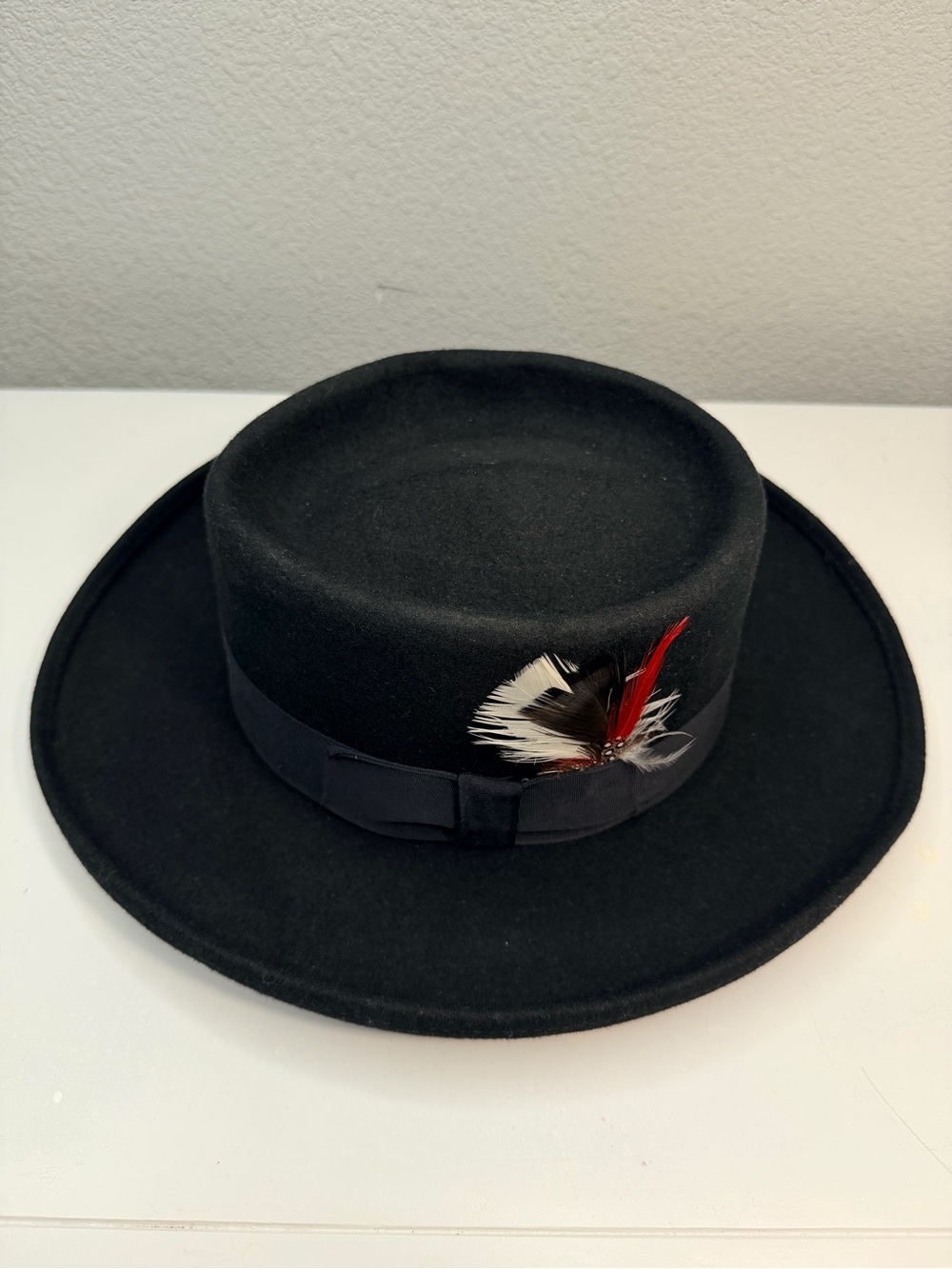Bailey WPL 5923  100% Wool Fedora Hat Black Feather Accent Made in USA Size M